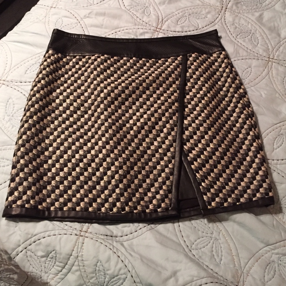 Ann Taylor Black and Gold Textured Mini Skirt
